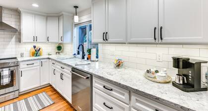 2 Mi to State Fair: Puyallup Home w/ Private Yard!