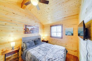 Interior - La Grange Cabin on a Racehorse Farm w/ Pond Views! (La Grange)