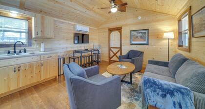 Porch & Pond Views: La Grange Cabin Retreat!