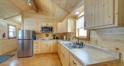 28 Mi to Downtown Louisville: Serene Farm Getaway