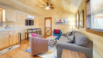 House (1 Bedroom) | Interior