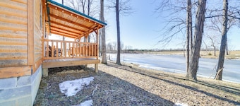 31 Mi to Louisville: Cabin on 235 Acres!