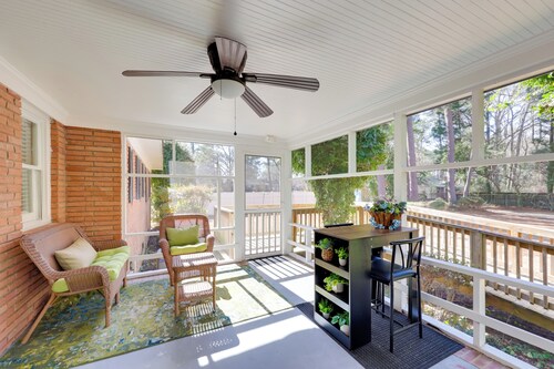 < 2 Mi to Ecu: Cozy Greenville Getaway w/ Porch!