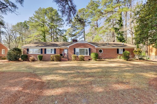 < 2 Mi to Ecu: Cozy Greenville Getaway w/ Porch!