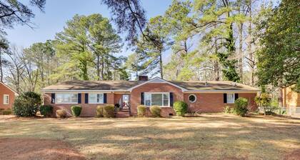< 2 Mi to Ecu: Cozy Greenville Getaway w/ Porch!
