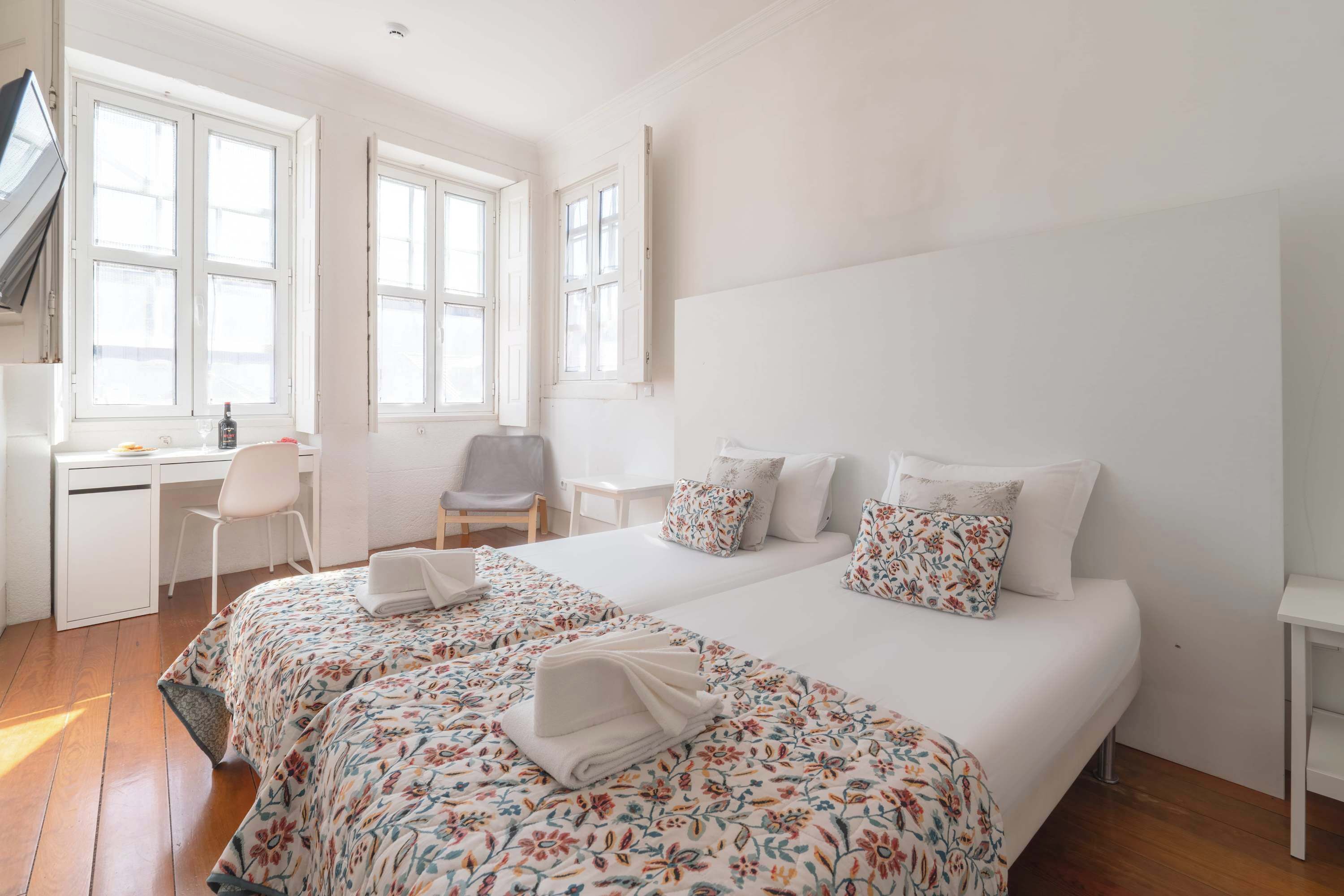 1 dormitorio, tabla de planchar con plancha, wifi gratis y ropa de cama