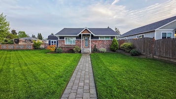 Cottage (3 Bedrooms) | Interior