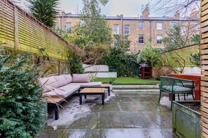 Terrace/patio - Calming 1BD Flat with Garden, Ladbroke Grove (Greater London)