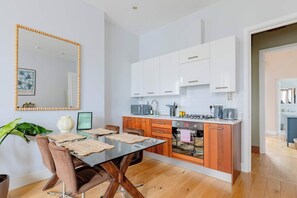 Imagen sin descripción, 4 de 24, botón