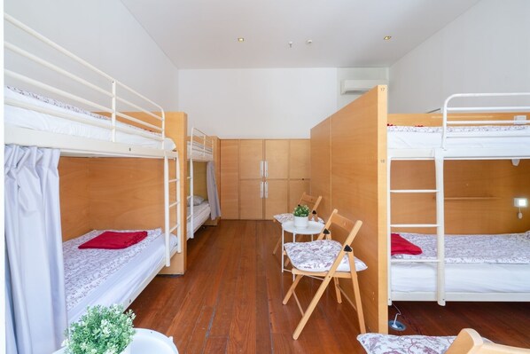1 Schlafzimmer, Schreibtisch, BĂŒgeleisen/BĂŒgelbrett, kostenloses WLAN