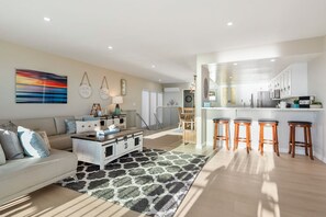 TV, fireplace, offices