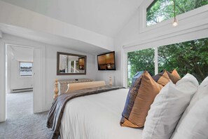 3 bedrooms, desk, iron/ironing board, WiFi