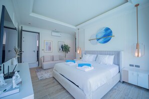 Villa superior | Caja de seguridad en la habitación y cortinas blackout 