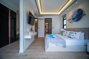 Deluxe Villa | In-room safe, blackout drapes, iron/ironing board, free WiFi