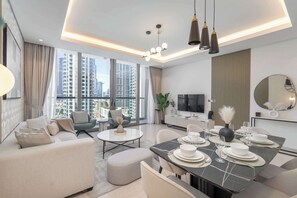 TV - StayShort - 3 Bedroom Apartment in Sterling West with Full Burj Khalifa Views (Business Bay)