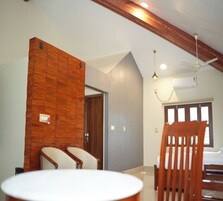 Escritorio y espacio para trabajar con laptop