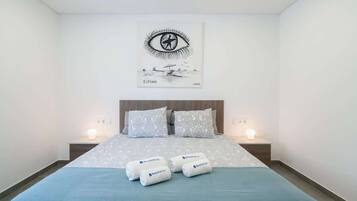 1 soverom, skrivebord, strykejern/-brett og wi-fi (inkludert)