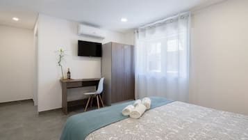 1 habitación, escritorio, tabla de planchar con plancha y wifi gratis