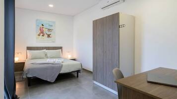 1 soverom, skrivebord, strykejern/-brett og wi-fi (inkludert)