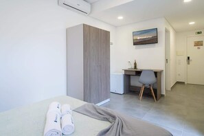 1 Schlafzimmer, Schreibtisch, Bügeleisen/Bügelbrett, kostenloses WLAN