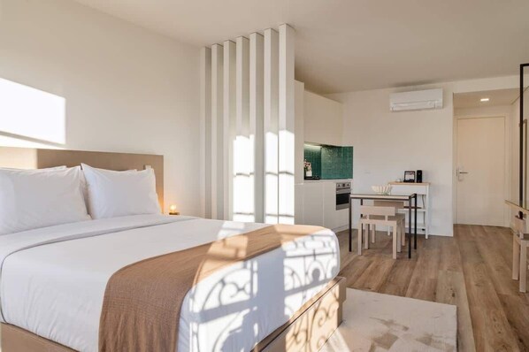 7 Schlafzimmer, Bügeleisen/Bügelbrett, Reisekinderbett, WLAN