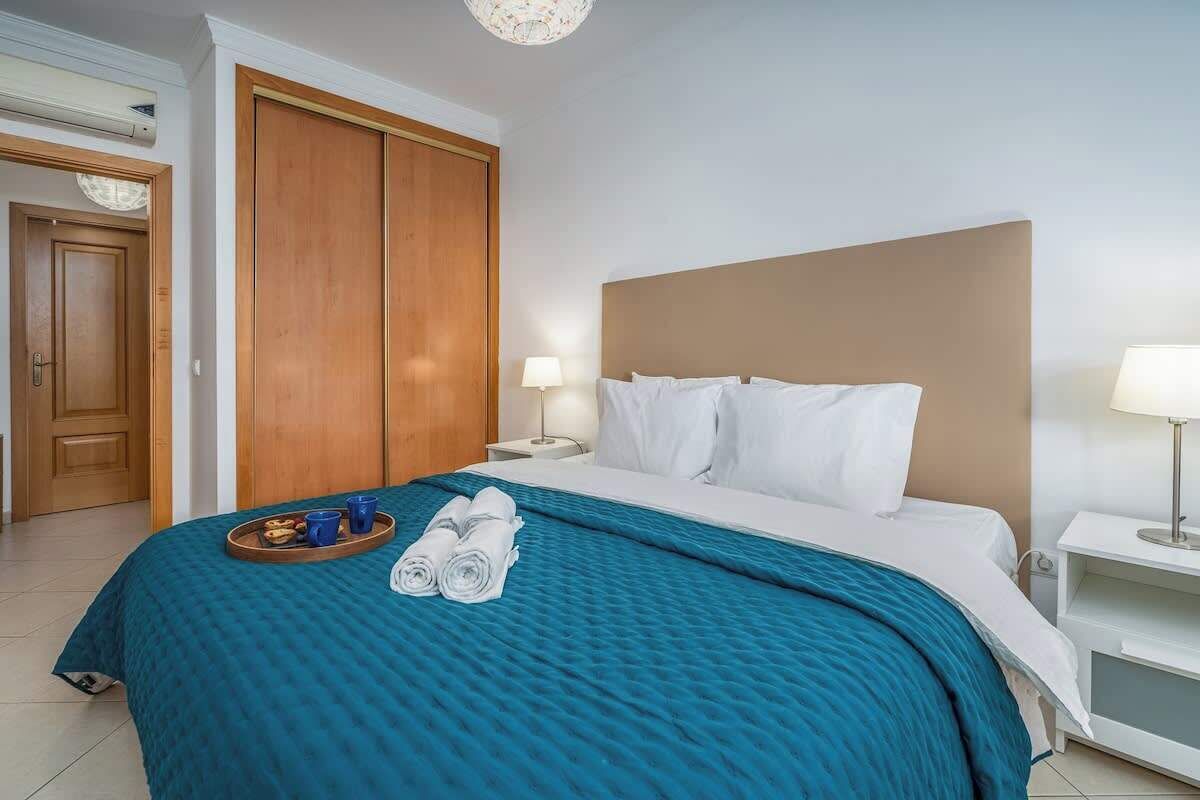 1 bedroom, iron/ironing board, WiFi (free), bed sheets
