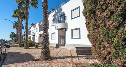 Bright & Comfortable Flat by HostWise