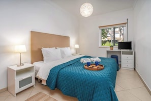 1 chambre, fer et planche à repasser, Wi-Fi gratuit, draps fournis