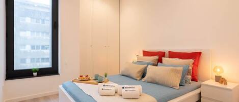 1 chambre, fer et planche à repasser, lit de bébé portatif, Wi-Fi