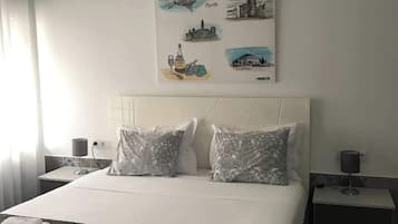 1 soverom, skrivebord, strykejern/-brett og wi-fi (inkludert)