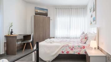 1 chambre, bureau, fer et planche Ă repasser, Wi-Fi gratuit