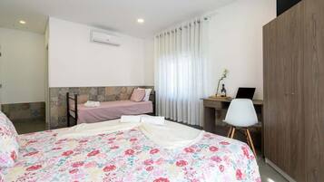 1 soverom, skrivebord, strykejern/-brett og wi-fi (inkludert)