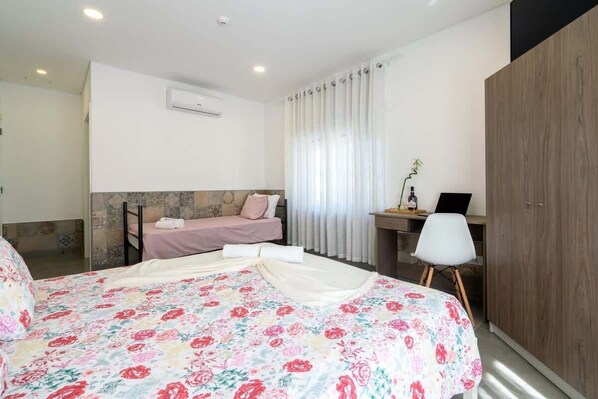 1 Schlafzimmer, Schreibtisch, Bügeleisen/Bügelbrett, kostenloses WLAN