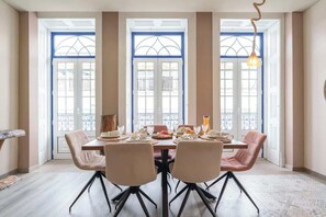 Dining - Central Decor Flat | Balcony by HostWise (Porto)