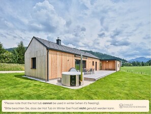 Comfort Chalet, 2 Bedrooms, Jetted Tub, Mountain View | Private spa tub - Chalet Hochsteiermark (Mariazell)