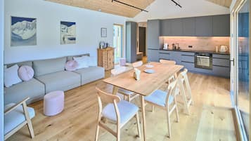 Comfort Chalet, 2 Bedrooms, Jetted Tub, Mountain View | Living area | Flat-screen TV