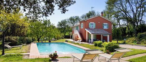 Piscine couverte, piscine extérieure