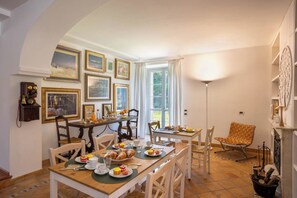 Petit déjeuner buffet compris tous les jours