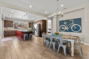 Casa, vários quartos | Opções para refeição