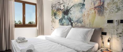 4 室のベッドルーム、セーフティボックス (室内)、アイロン / アイロン台、WiFi (無料)