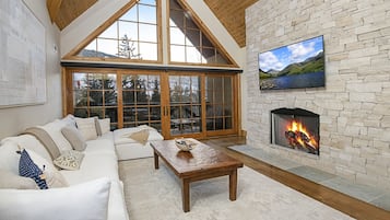 Condo, 4 Bedrooms | Living area