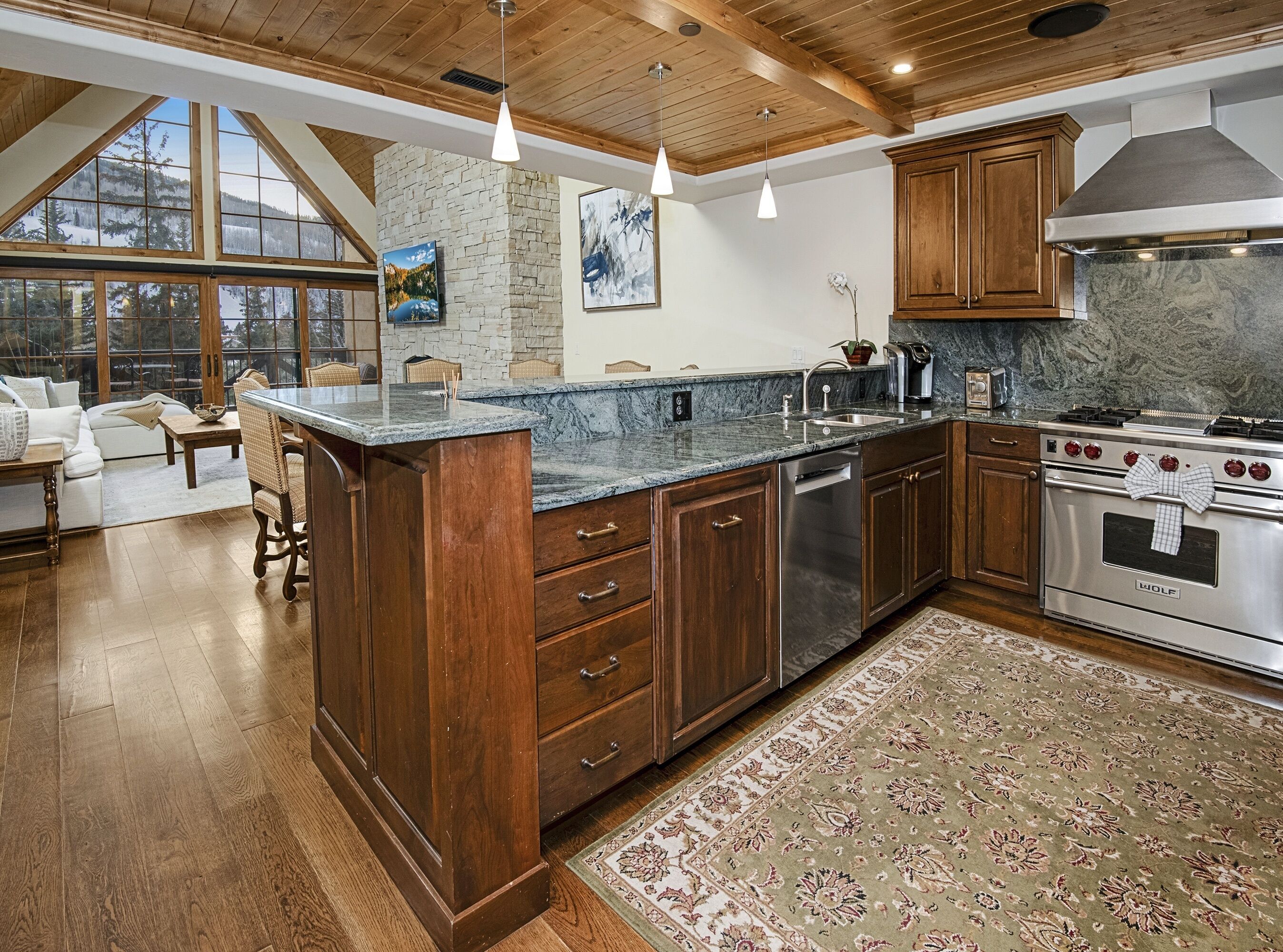 Condo, 4 Bedrooms | Private kitchen | Fridge, oven, coffee/tea maker, toaster