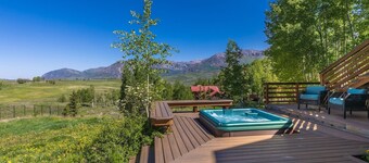 Wapiti Lane 4 Bedroom Home