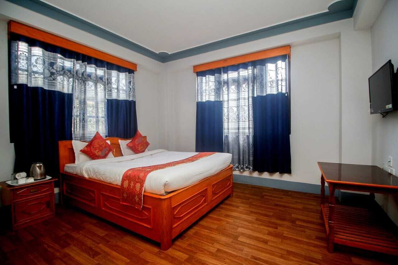 华丽双人房, 山景 | 办公桌、笔记本电脑工作区、熨斗/熨衣板、免费 WiFi