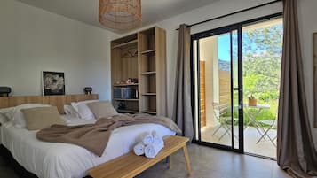 Biancheria da letto di alta qualità, materassi Select Comfort, minibar