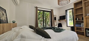 Ropa de cama de alta calidad, camas Select Comfort y minibar