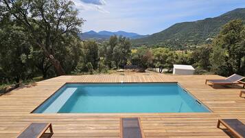 Piscine extérieure (ouverte en saison)