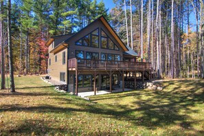 Exterior - Make Memories In This Top Notch Lakefront Cabin (Stone Lake)