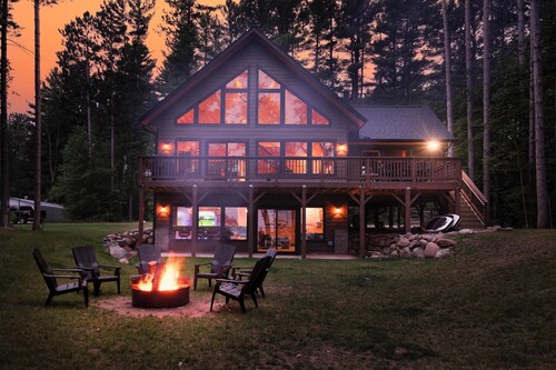 Elk Run – New Luxury Lakefront Cabin on LCO