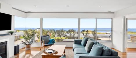 TV, fireplace, DVD player